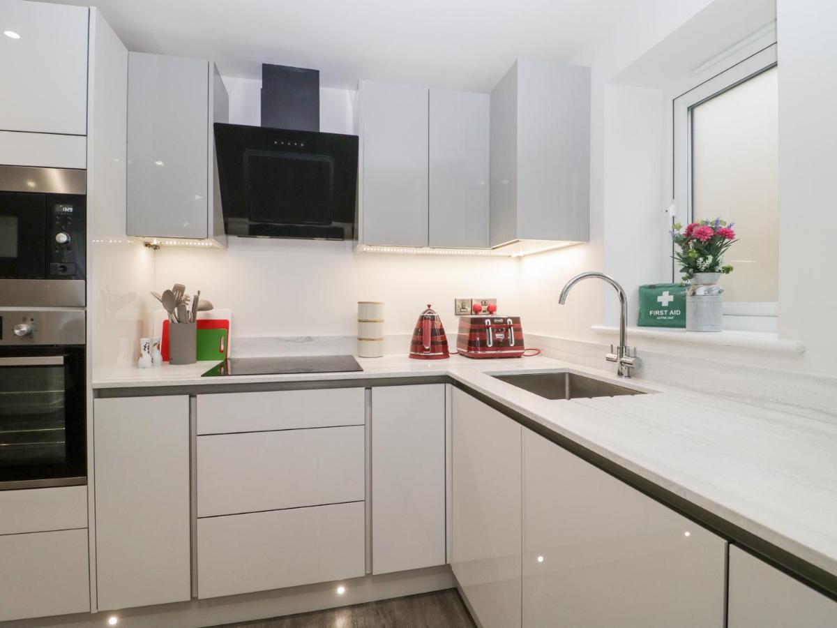 Flat 2, 38 Preston Road Apartment เวย์มัธ ภายนอก รูปภาพ