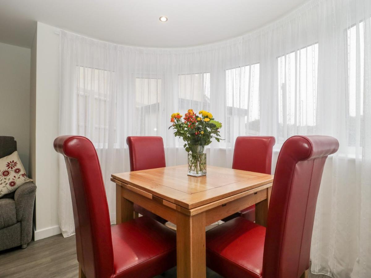 Flat 2, 38 Preston Road Apartment เวย์มัธ ภายนอก รูปภาพ