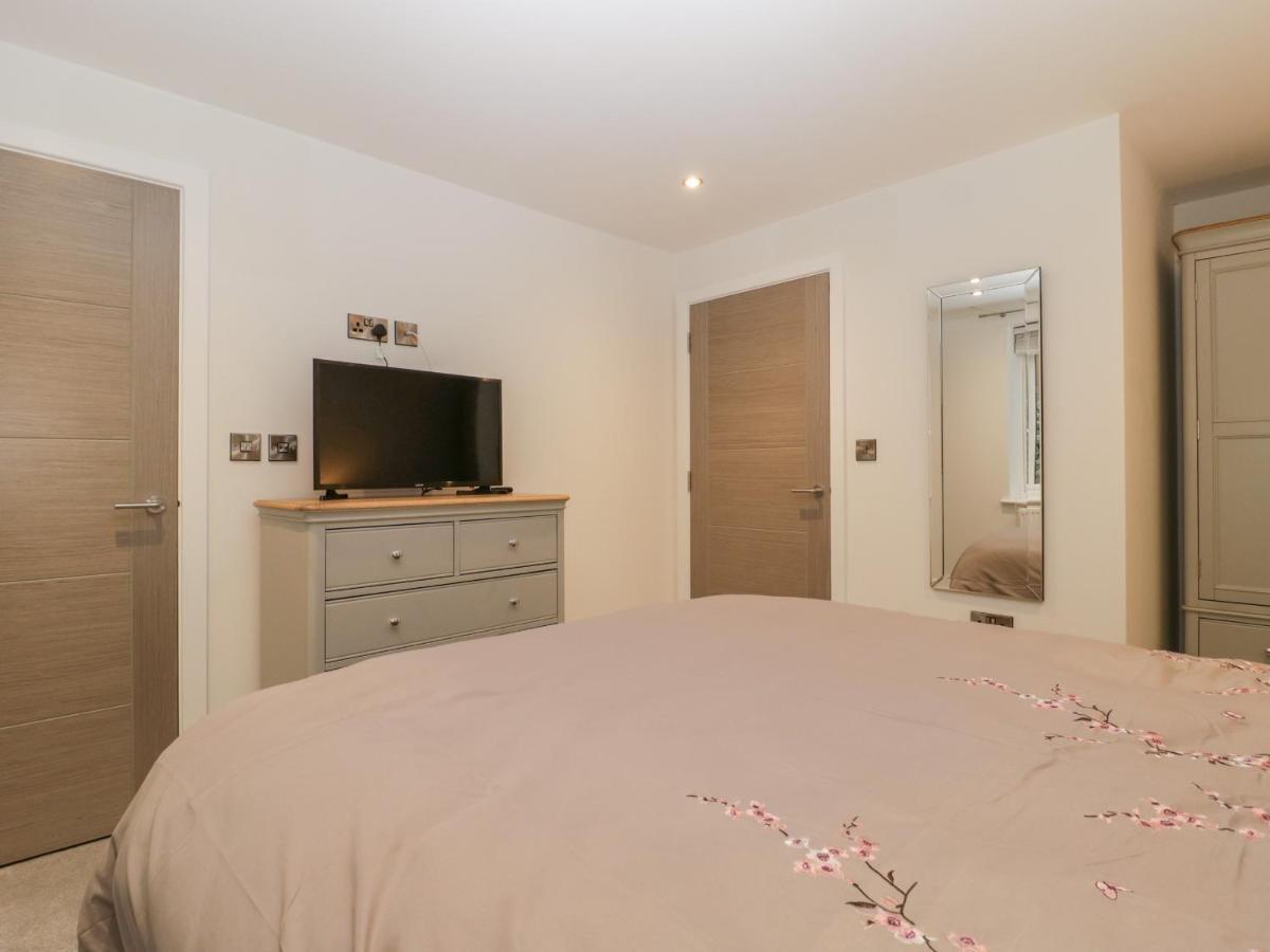 Flat 2, 38 Preston Road Apartment เวย์มัธ ภายนอก รูปภาพ