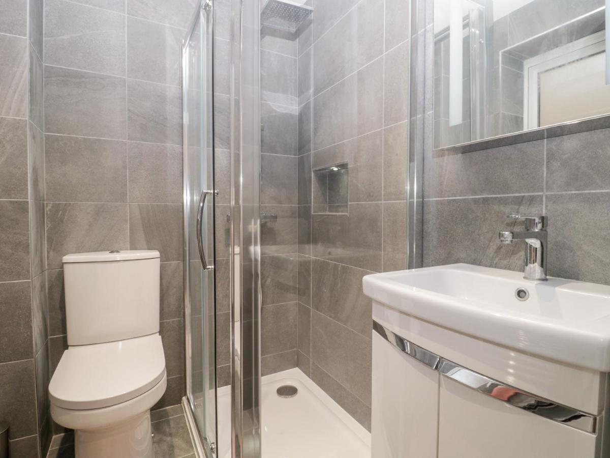 Flat 2, 38 Preston Road Apartment เวย์มัธ ภายนอก รูปภาพ