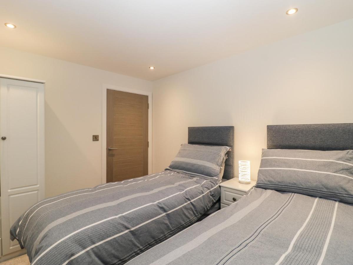 Flat 2, 38 Preston Road Apartment เวย์มัธ ภายนอก รูปภาพ